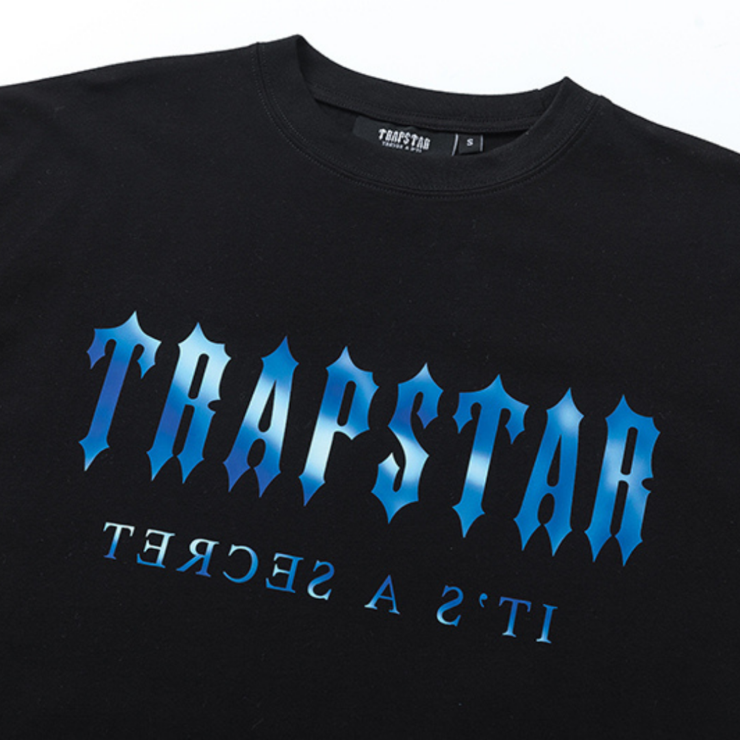 Trapstar Decoded T-Logo T-Shirt: Authentisches Streetwear Design für Herren
