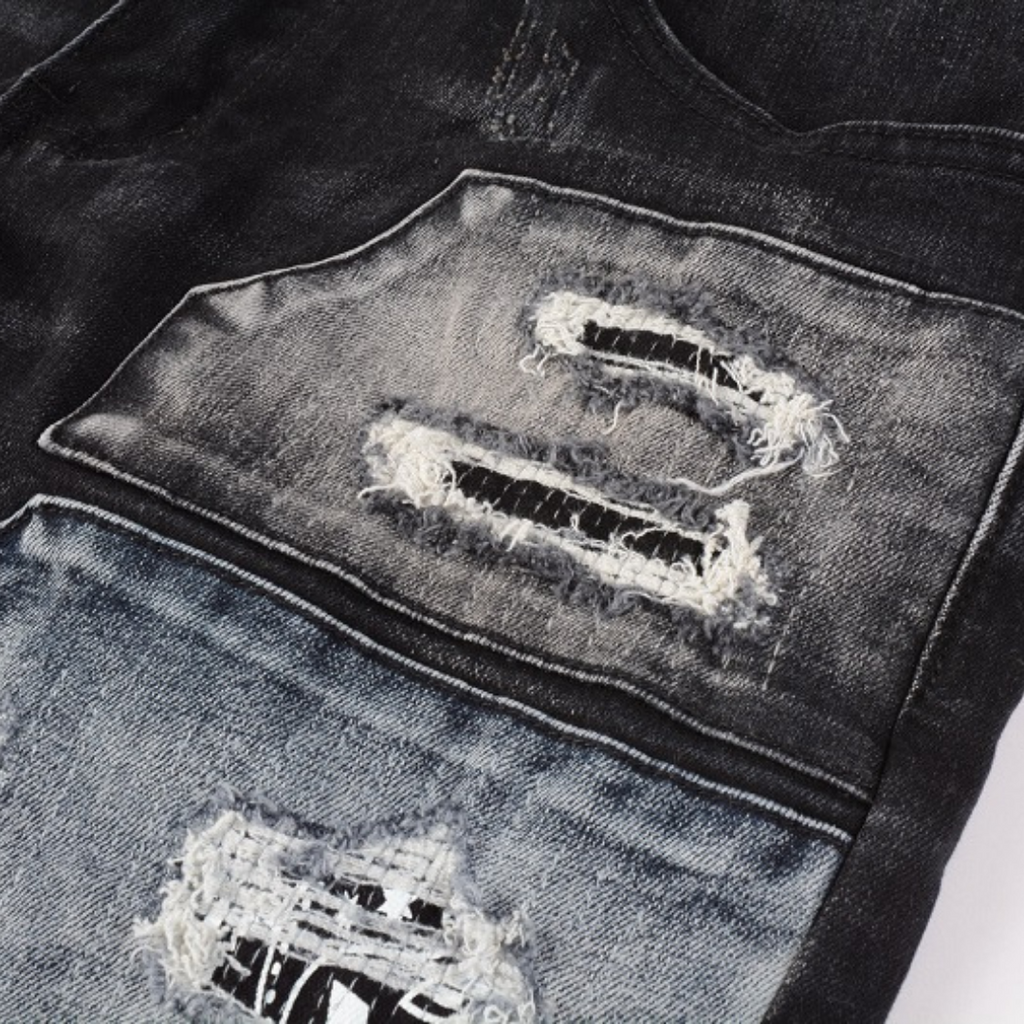 Amiri Bandana Logo Distressed Jeans: Luxuriöse Designer-Denim für Rock-Chic-Streetwear