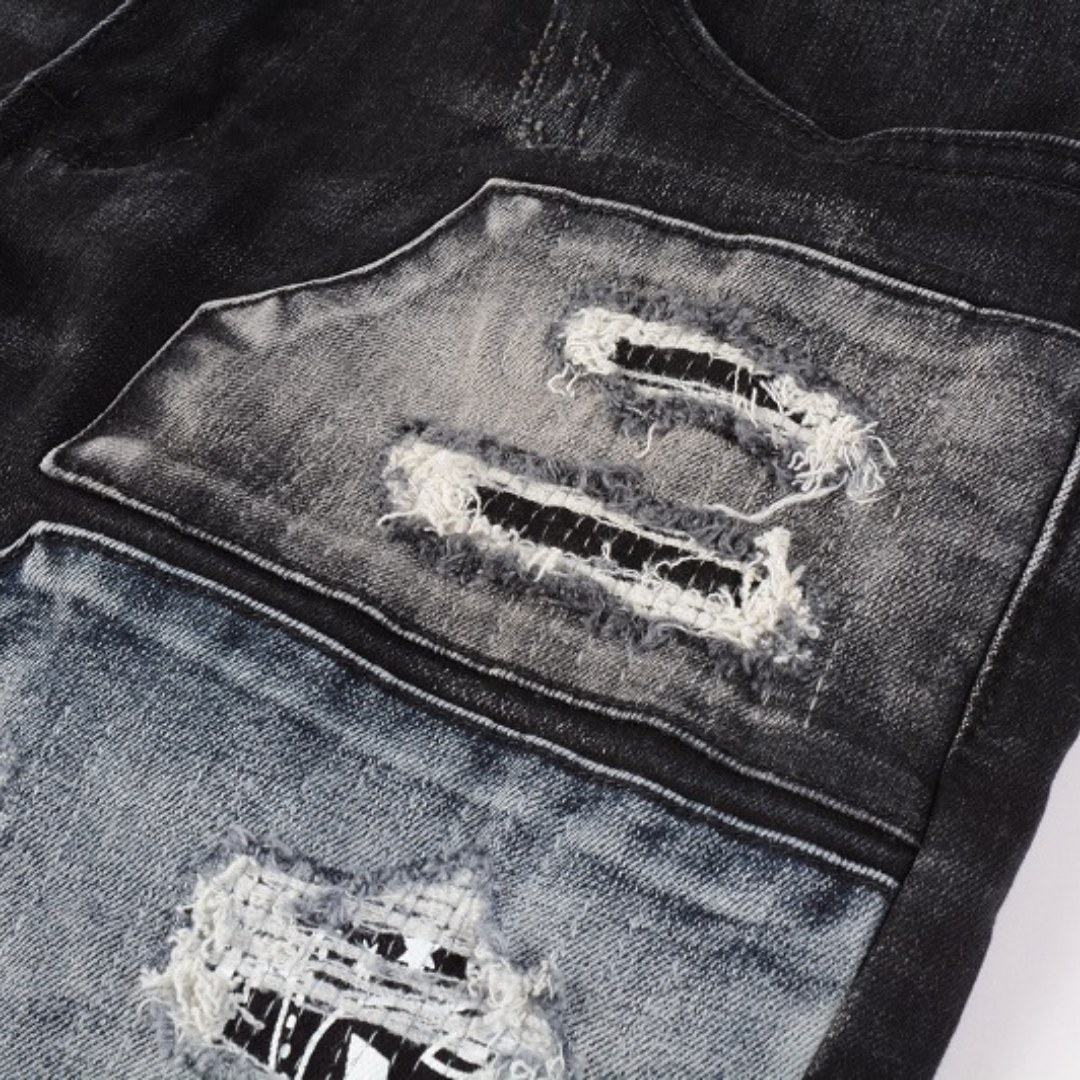 Amiri Bandana Logo Distressed Jeans: Luxuriöse Designer-Denim für Rock-Chic-Streetwear