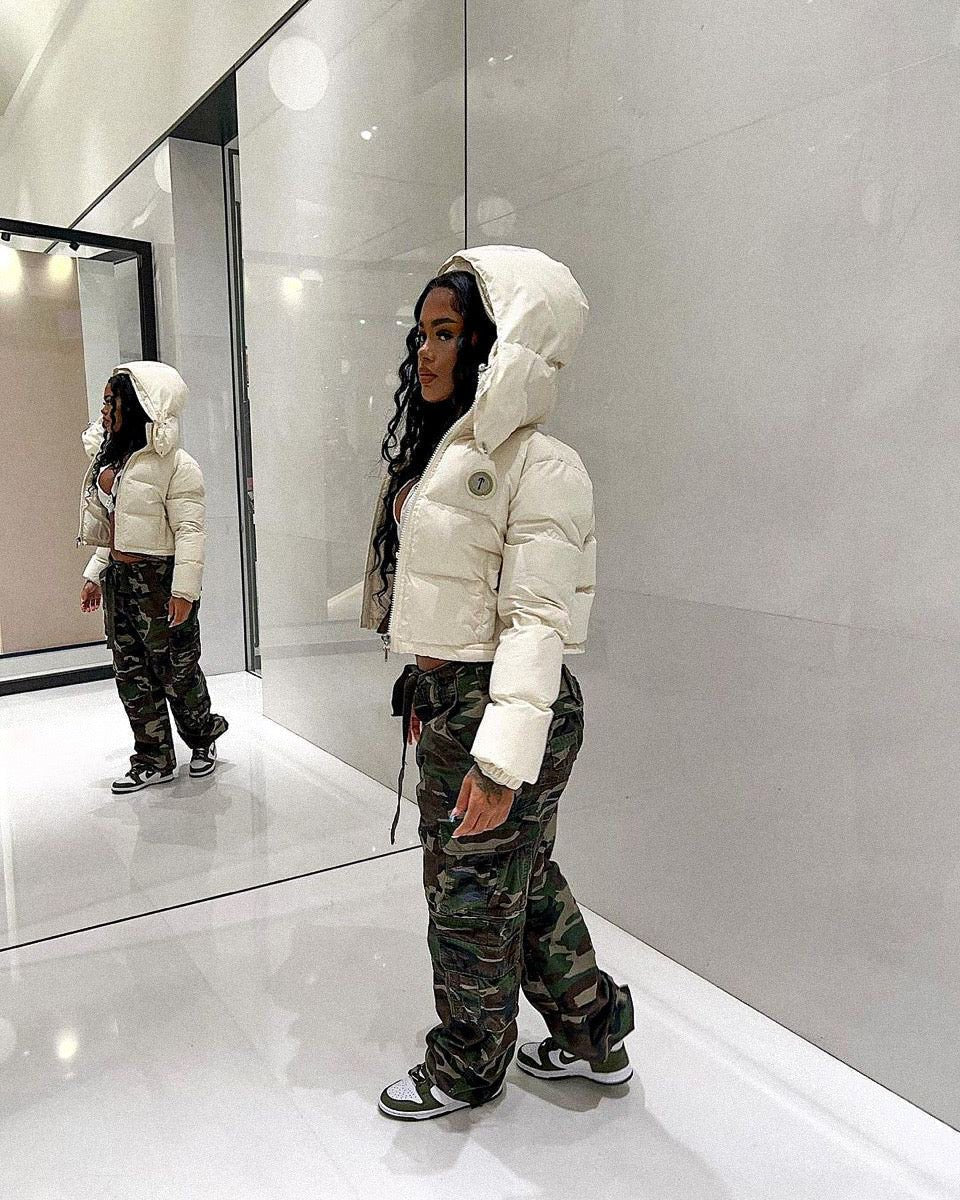 Trapstar Damen Irongate Abnehmbare Kapuze Pufferjacke – Warme Streetwear-Steppjacke