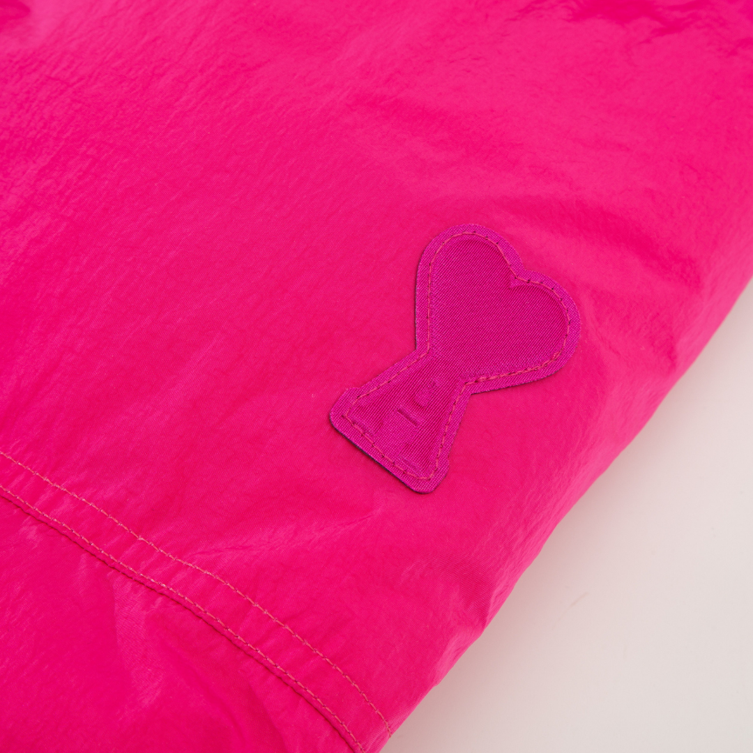 Luxuriöse AMI Paris Damen Rosa Pufferjacke: Trendige Wärme für Stilbewusste