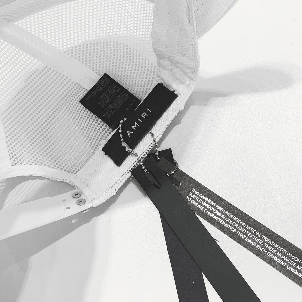 Exklusive Amiri Logo Kappe Weiß/Schwarz – Premium Designer Basecap für Streetwear-Fans