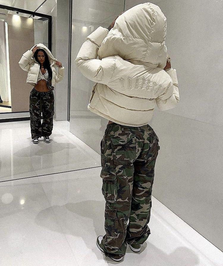 Trapstar Damen Irongate Abnehmbare Kapuze Pufferjacke – Warme Streetwear-Steppjacke