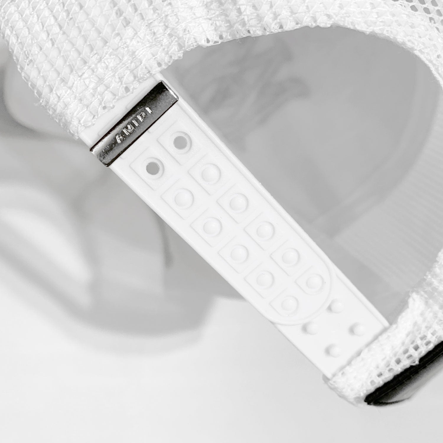 Exklusive Amiri Logo Kappe Weiß/Schwarz – Premium Designer Basecap für Streetwear-Fans