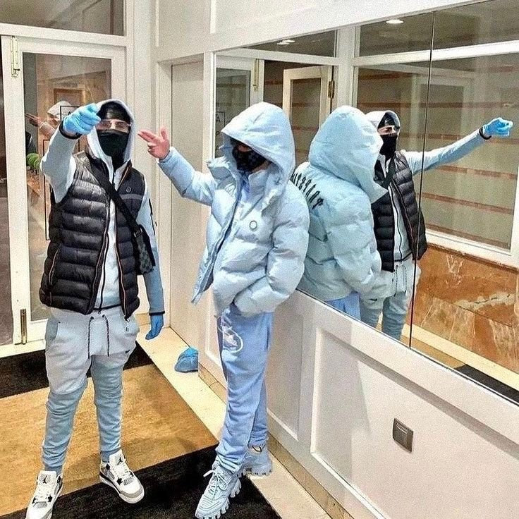 Trapstar Irongate Abnehmbare Kapuzen-Pufferjacke Babyblau: Ultimativer Streetwear-Style