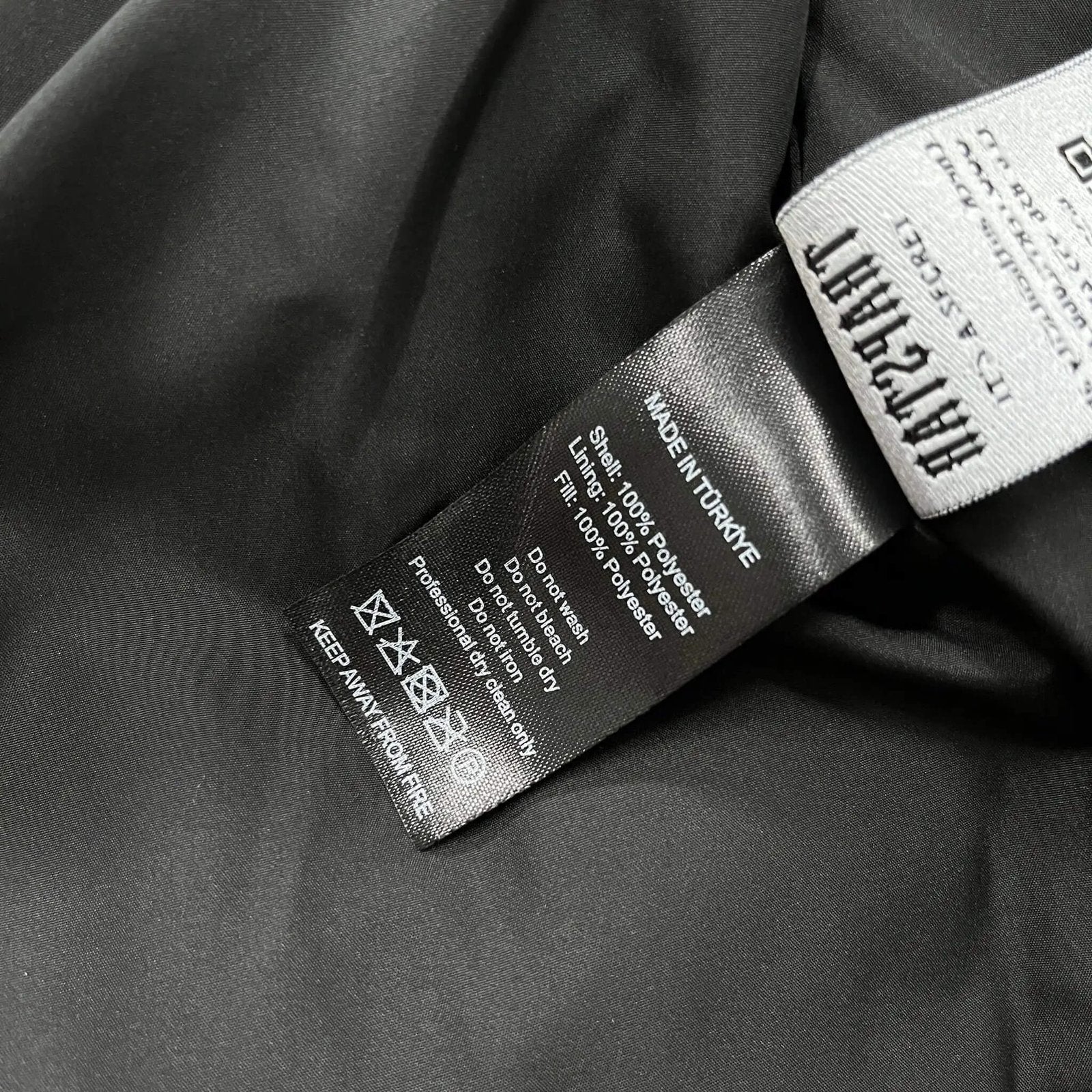 Stylische Trapstar Irongate Kapuzenjacke Rot – Urbaner Streetwear Style für Herren