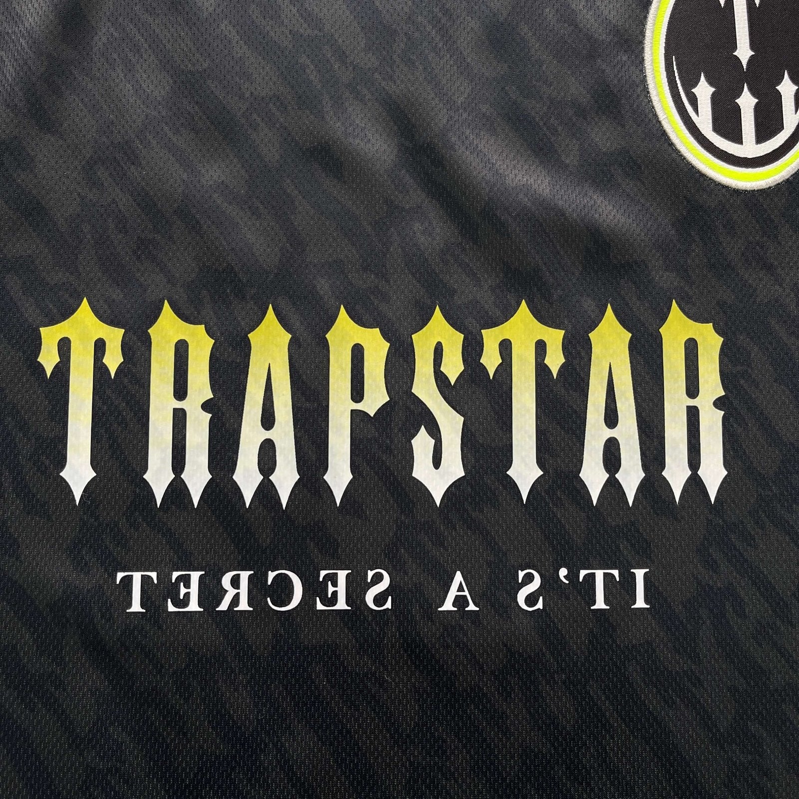 Trapstar Gradient Schwarzes Streetwear T-Shirt - Urbanes Mode-Oberteil für Herren