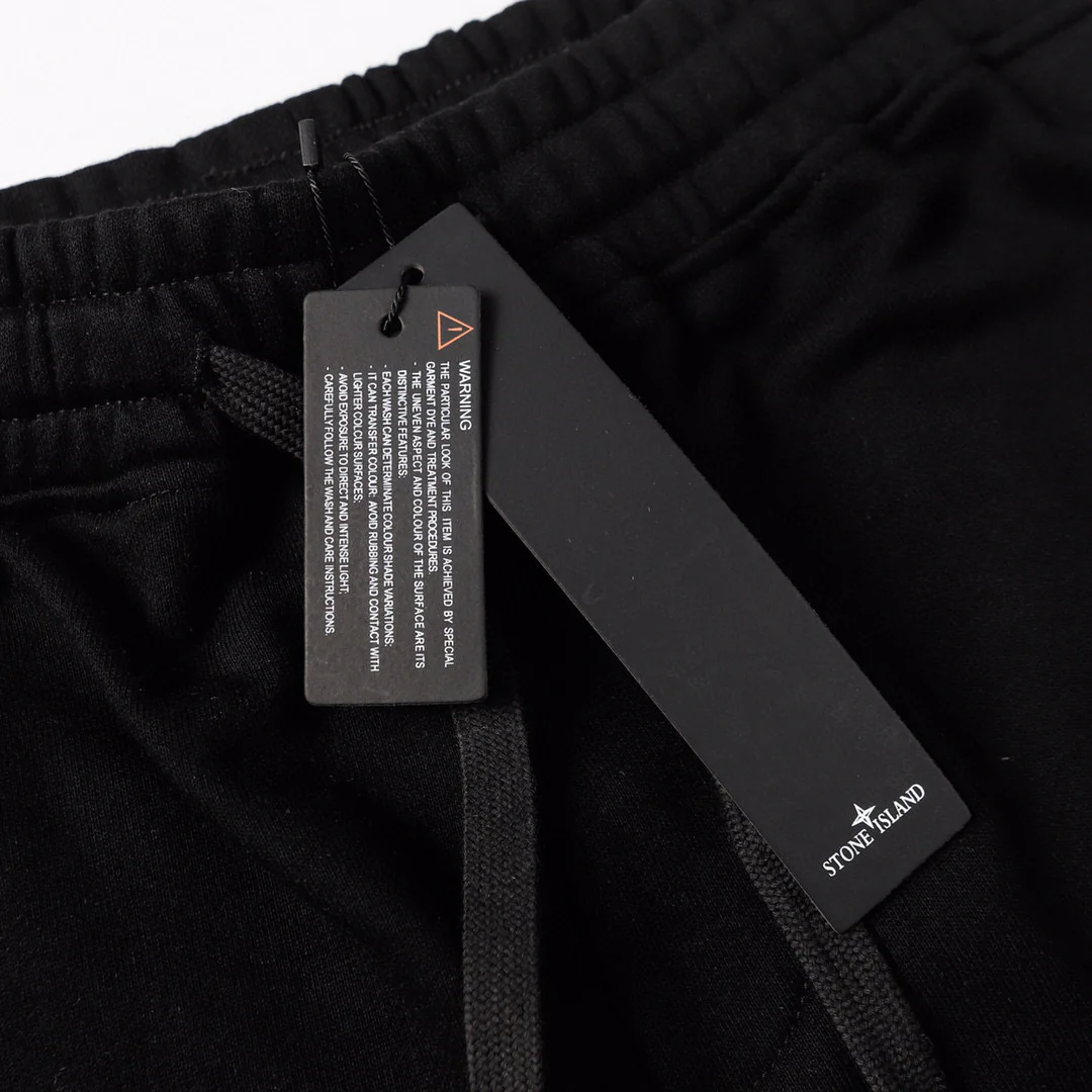 Stone Island Monochromatische Herren Shorts – Stilvoll, Bequem für Sommer & Freizeit